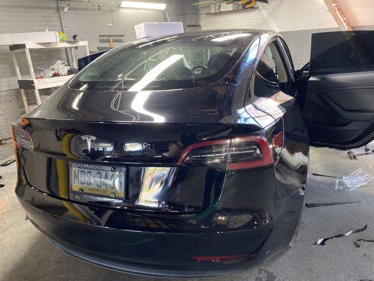 2021 Tesla 
Remove and Reinstall Back Glass 
Always Best Price Auto Glass