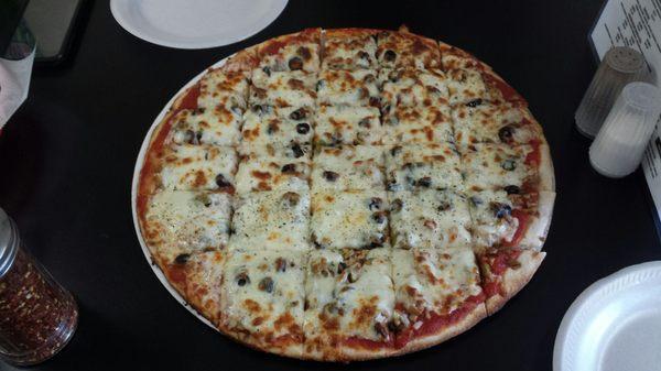 Mushroom and olive pizza.