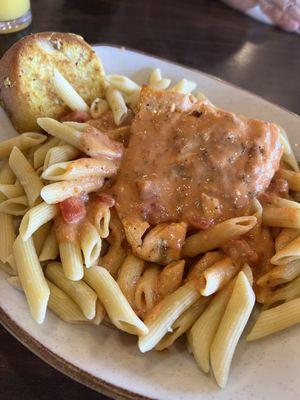 Pastas bowl salmon