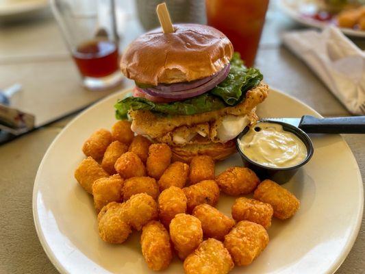 Fish sandwich with tots