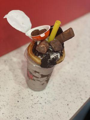 Kinder SMASH Milkshake (Ultra Premium)