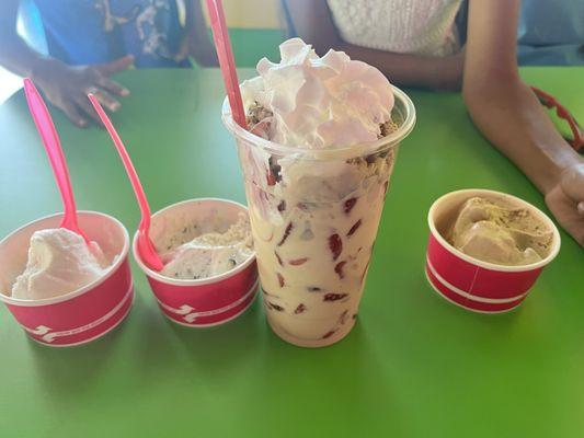 Guanavana, cookies and cream ice cream, fresas con crema and cappuccino ice cream