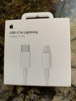 Apple USB-C Lightening Cable. (1 m).