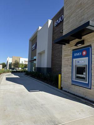 Drive thru ATM on back of building. No walk up ATM.