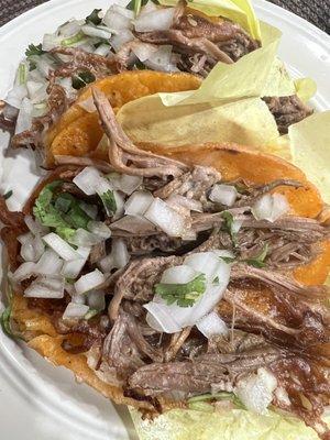 Tacos de birria de res