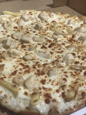 Chicken Alfredo pizza