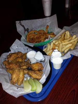 15 pc lemon pepper w/fries & onion rings