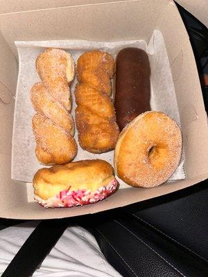 Dolly's Donuts