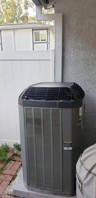 Andrew replaced the condenser top damaged by Nas!