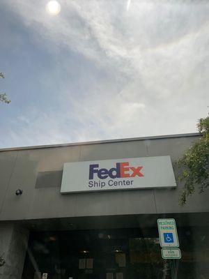 FedEx Ship Center