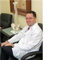 Dr Matthew Bellinger - Chiropractor specializing in lower back pain and sciatica relief.