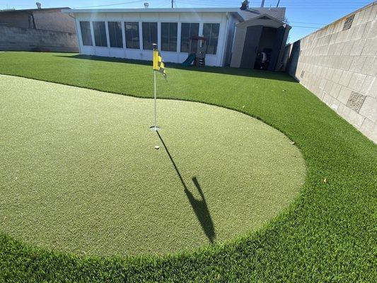 Putting green.