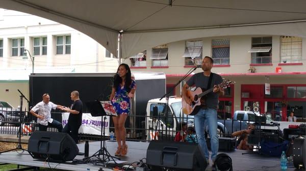 8/13/16 - Awesome @emihart performing @ Taste of #chinatown festival