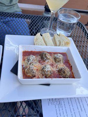 We also got the Italian meatballs to share, and it was delicious it tasted like homemade Italian meatballs