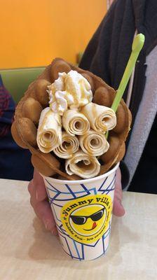 Bubble Waffle Thai vanilla ice cream (& caramel)