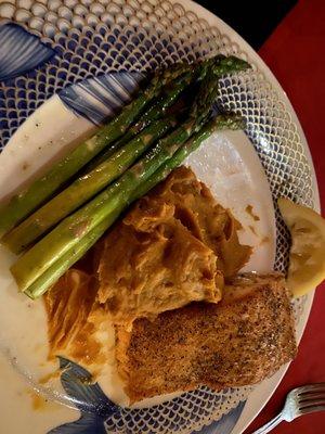 Grilled Premium Salmon, with sweet potatoes and asparagus