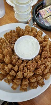 Blooming onion with ranch dipping sauce