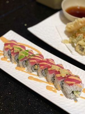 Alaska Roll (tuna with cucumber, avocado and spicy sauce)