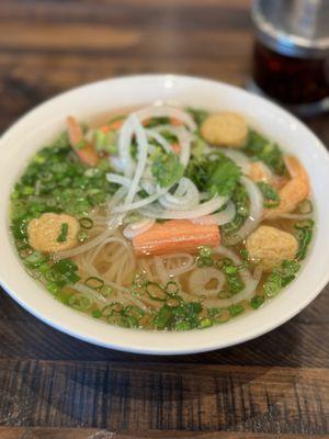 10. Pho do bien "Seafood noodle soup"