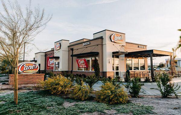 Raising Cane's Chicken finger next to Comfort Inn