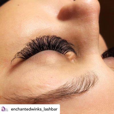 JoAna Lash Extension Specialist Instagram @enchantedwinks_lashbar  Lovely Leaps Hybrid Lash Set $100