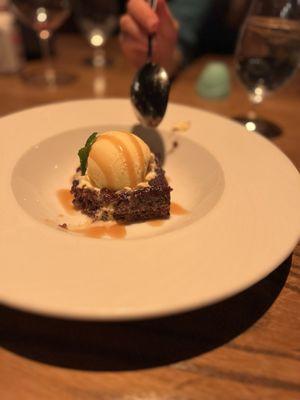 Dessert very sticky toffee brownie