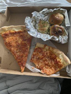 My two slices and some garlic knots.