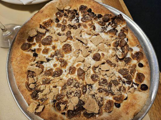 Smores pizza