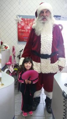 We Had a special visit from Santa Claus, kiara had a  fun visit  with him, showed him exactly what she wanted . Lucky girl!