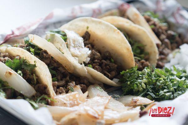 Tacos de Asada en tortilla recien hecha a mano