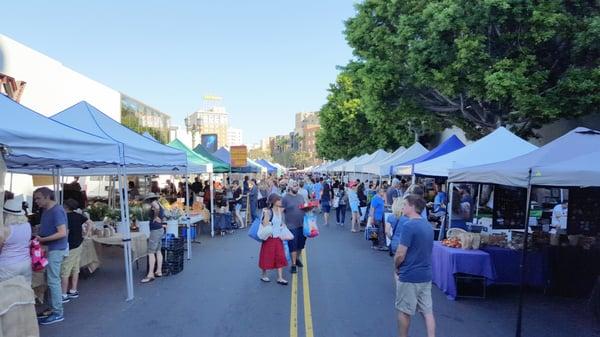 Sunday Hollywood Farmers Market on Hollywood and Ivar