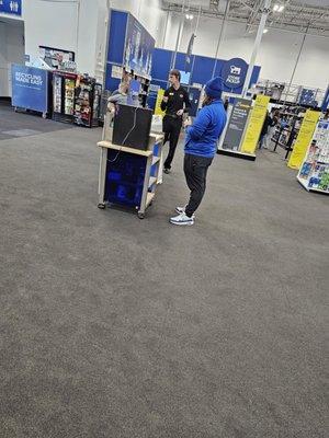 Meet Joe Galarneau of Store 593. The reason Best Buy is losing money.