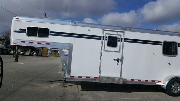 Winners Circle Horse Trailers