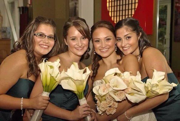 I truly love customizing a wedding day makeup look for the bride and her bridesmaids.