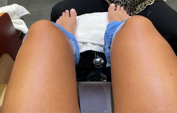 The hot towels don't wrap around our feet. Deluxe pedi