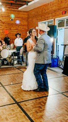 Our Wedding day Dance with Anita was Amazing! :)