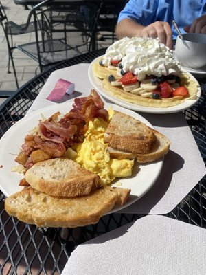 Greenwich Village Cafe & Bakery