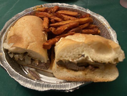 Steak sandwich w/ sweet potato fries