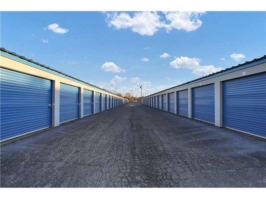 Exterior Units - Storage Express at 2200 Sherman Dr, Princeton, IN 47670