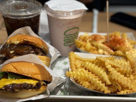 Roadside Double, Shack Burger, Regular Fries, Spicy Cheese Fries, Dranks