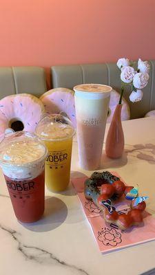 Chizu strawberry smoothie, fresh Chizu Pineapple Green Fresh Fruit Tea, The Signature Milk Tea Brown Sugar Series with surprise cup