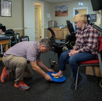 We will listen to you and understand the factors affecting your health and provide individualized, comprehensive physical therapy treatment.