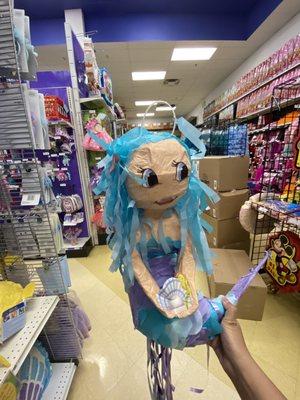 Really cute mermaid piñata