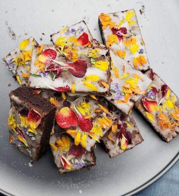 Brownies with wild flowers