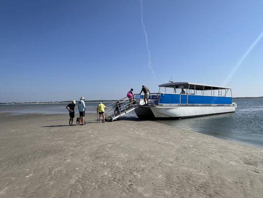 Passengers leaving Sand Dollar Island