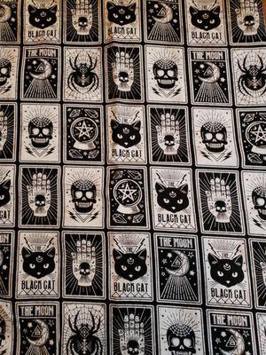 This fabric spoke to me on some kind of personal level.. halloween all day, ere' day!