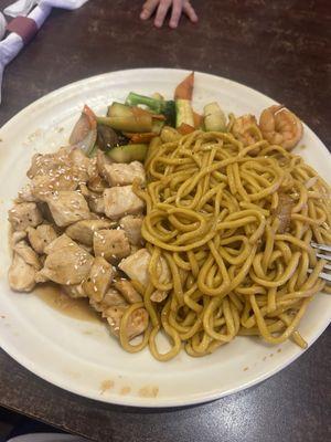 Hibachi chicken w/ noodles