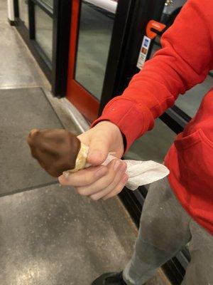 Lion's sweet tooth is muy pequeño, may I present, the chocolate dipped cone.