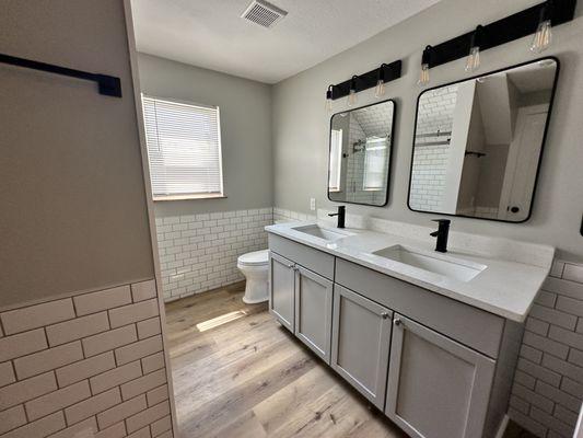 Bathroom remodeling Brooklyn Park