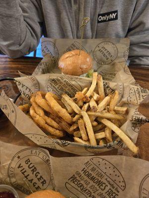 Frings, 1/2 onion ring and half fries